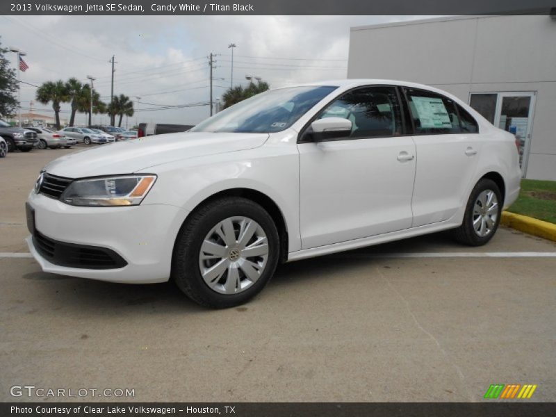 Candy White / Titan Black 2013 Volkswagen Jetta SE Sedan