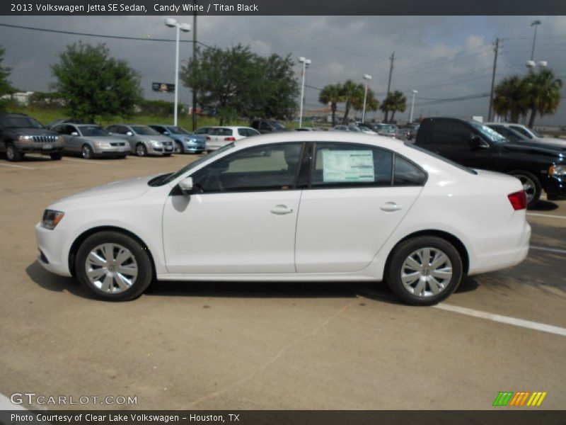 Candy White / Titan Black 2013 Volkswagen Jetta SE Sedan