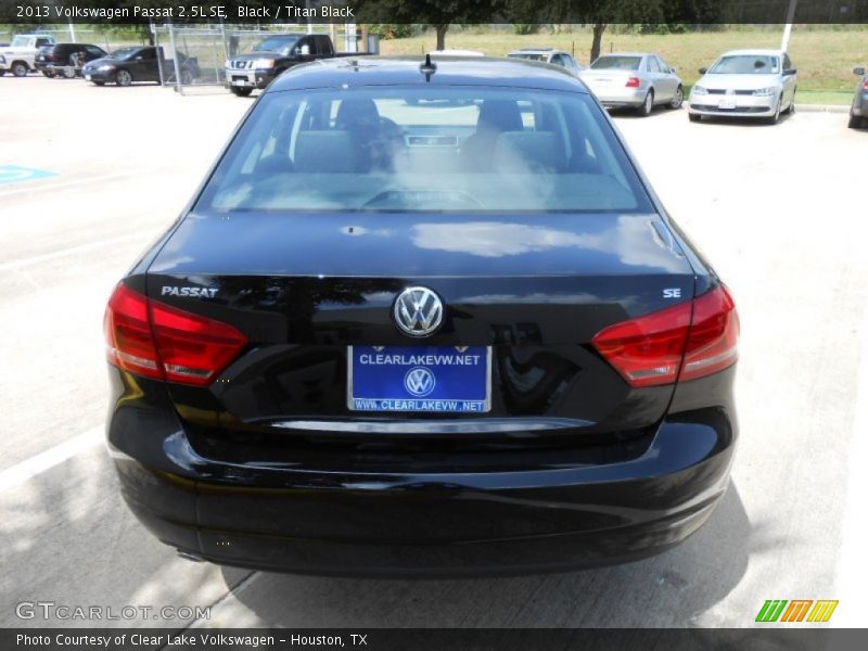 Black / Titan Black 2013 Volkswagen Passat 2.5L SE