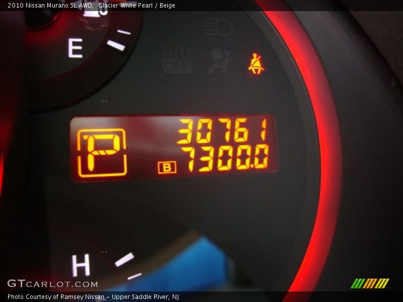 Glacier White Pearl / Beige 2010 Nissan Murano SL AWD
