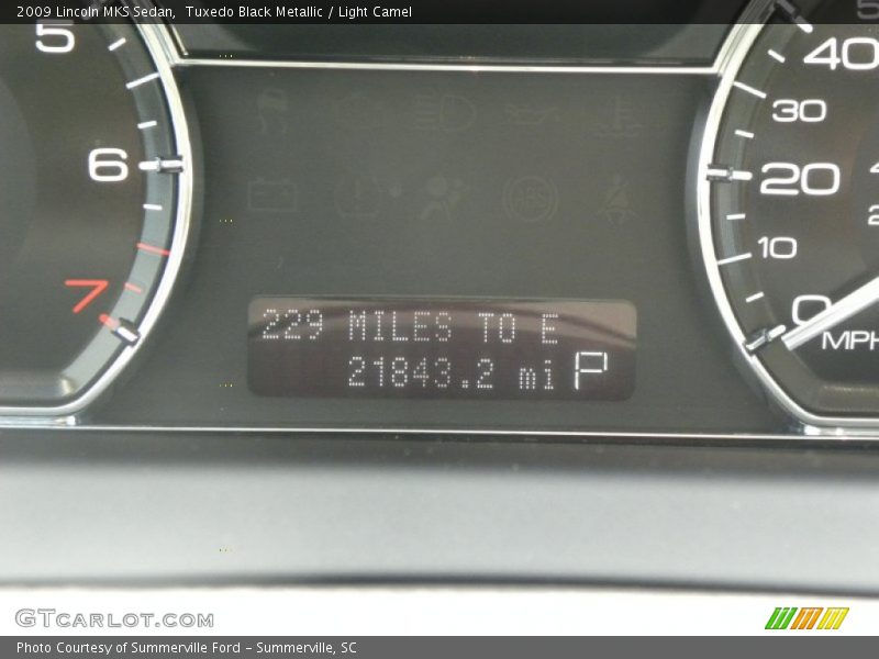Tuxedo Black Metallic / Light Camel 2009 Lincoln MKS Sedan