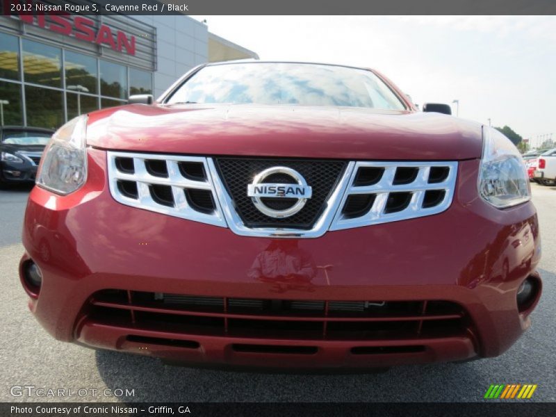 Cayenne Red / Black 2012 Nissan Rogue S