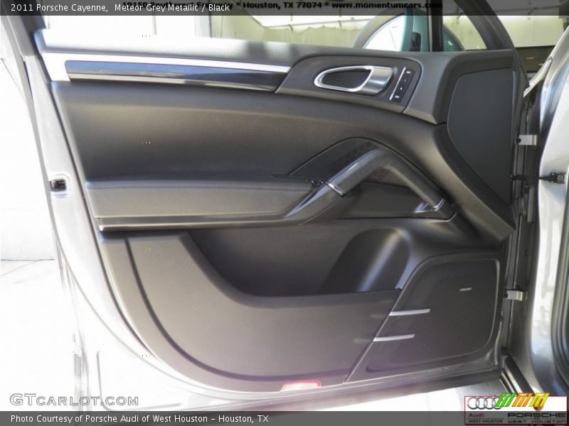 Meteor Grey Metallic / Black 2011 Porsche Cayenne