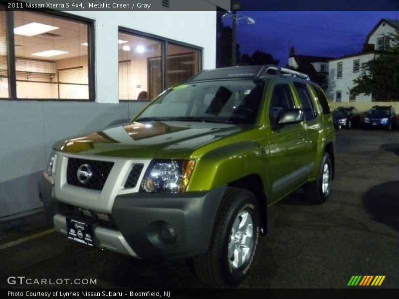 Front 3/4 View of 2011 Xterra S 4x4