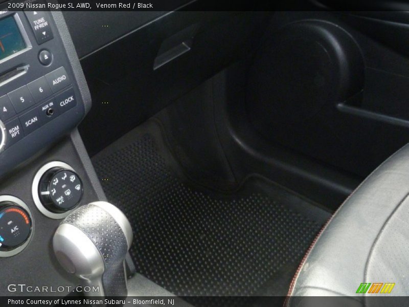 Venom Red / Black 2009 Nissan Rogue SL AWD