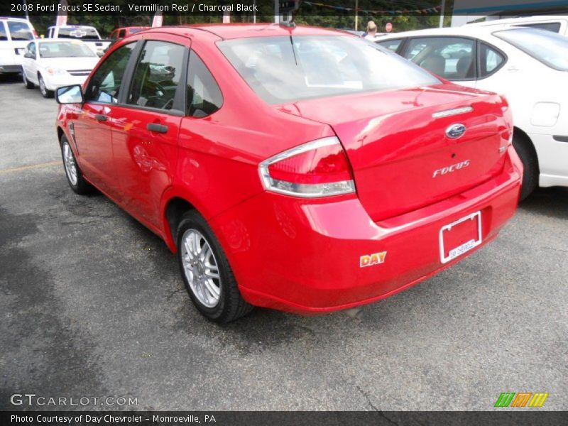 Vermillion Red / Charcoal Black 2008 Ford Focus SE Sedan
