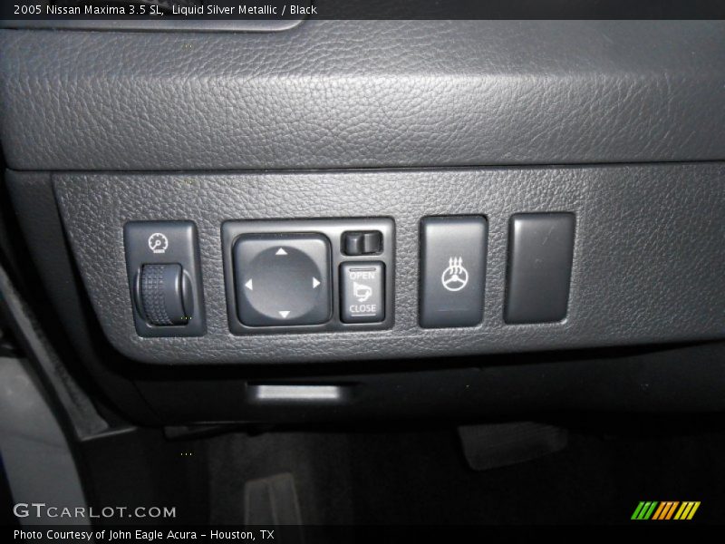 Liquid Silver Metallic / Black 2005 Nissan Maxima 3.5 SL