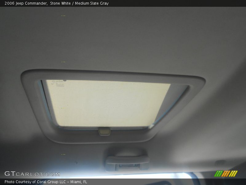 Stone White / Medium Slate Gray 2006 Jeep Commander