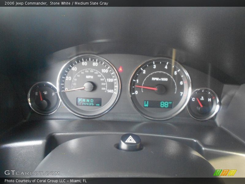 Stone White / Medium Slate Gray 2006 Jeep Commander