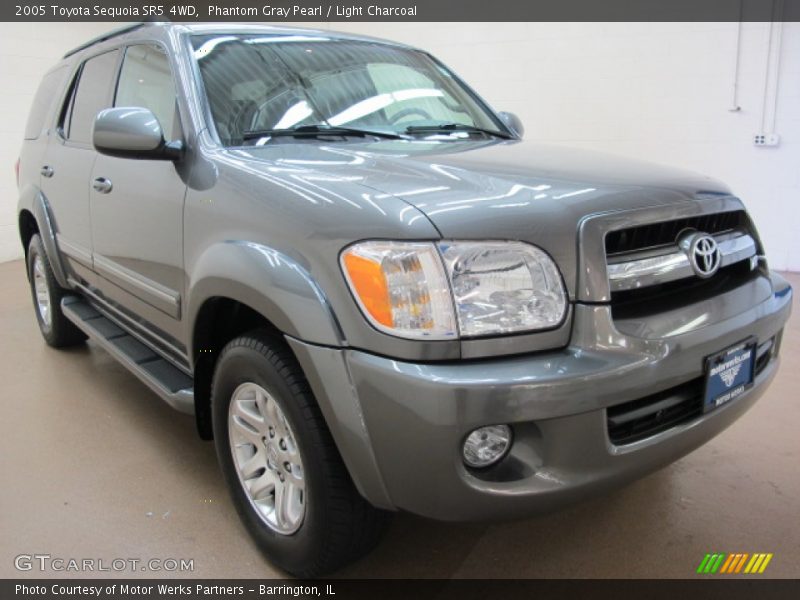 Phantom Gray Pearl / Light Charcoal 2005 Toyota Sequoia SR5 4WD