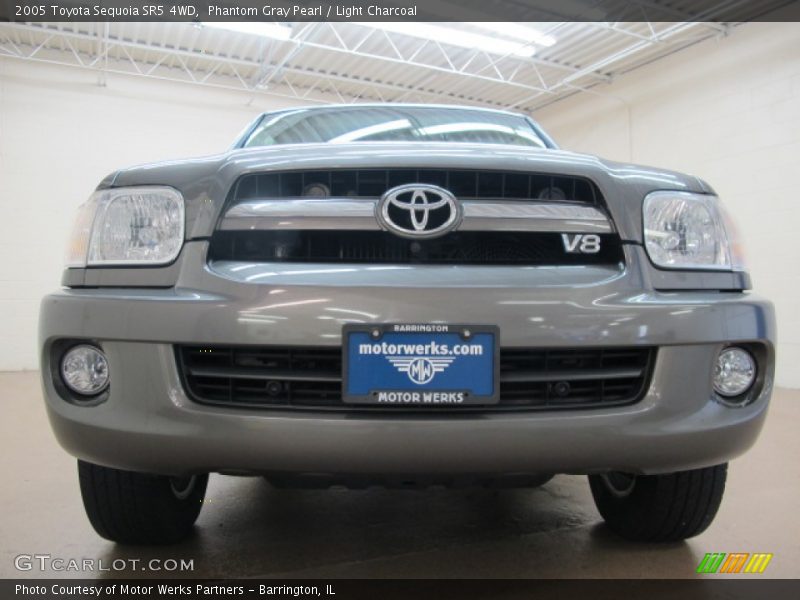 Phantom Gray Pearl / Light Charcoal 2005 Toyota Sequoia SR5 4WD
