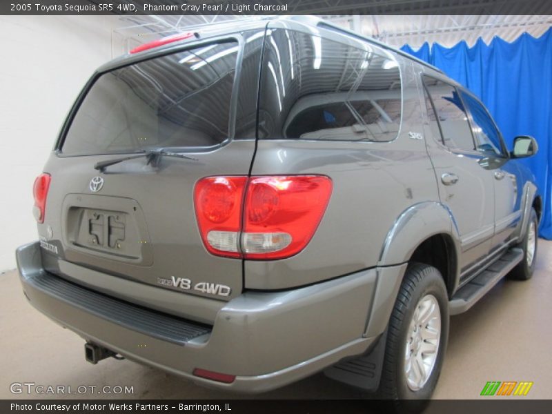 Phantom Gray Pearl / Light Charcoal 2005 Toyota Sequoia SR5 4WD