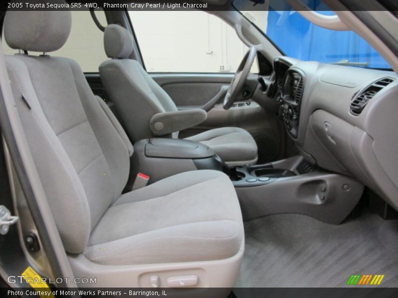Phantom Gray Pearl / Light Charcoal 2005 Toyota Sequoia SR5 4WD