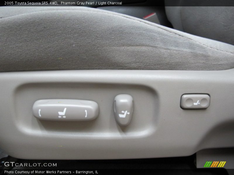 Phantom Gray Pearl / Light Charcoal 2005 Toyota Sequoia SR5 4WD