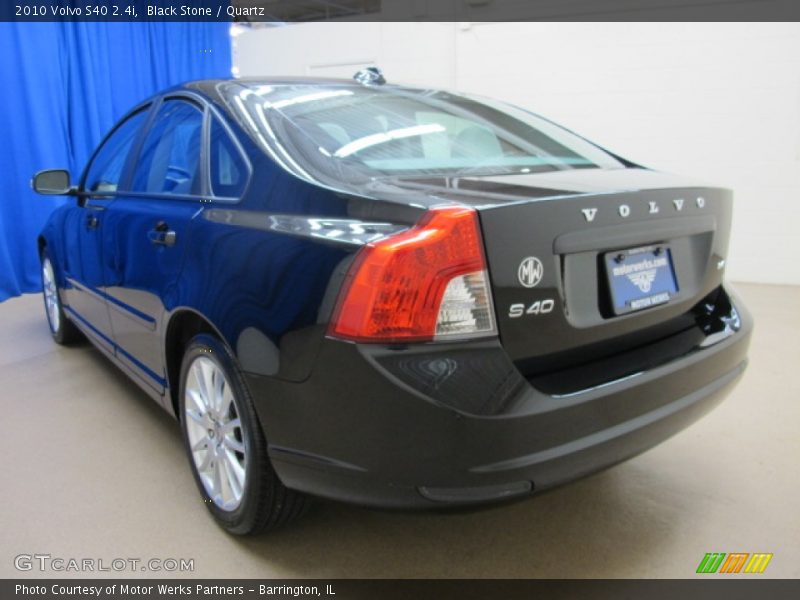 Black Stone / Quartz 2010 Volvo S40 2.4i