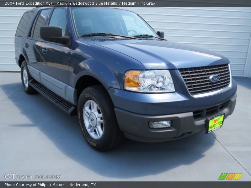 Medium Wedgewood Blue Metallic / Medium Flint Gray 2004 Ford Expedition XLT