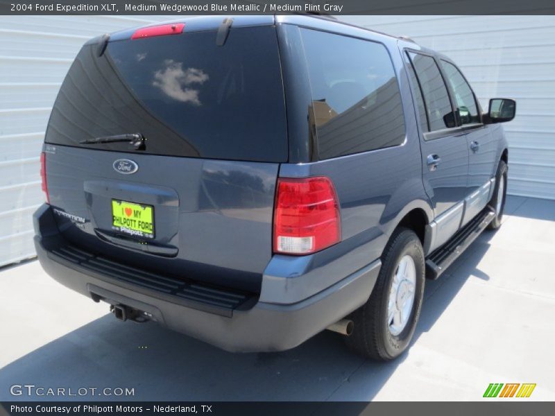 Medium Wedgewood Blue Metallic / Medium Flint Gray 2004 Ford Expedition XLT