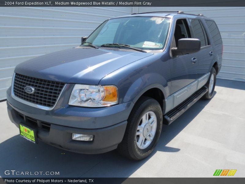 Medium Wedgewood Blue Metallic / Medium Flint Gray 2004 Ford Expedition XLT