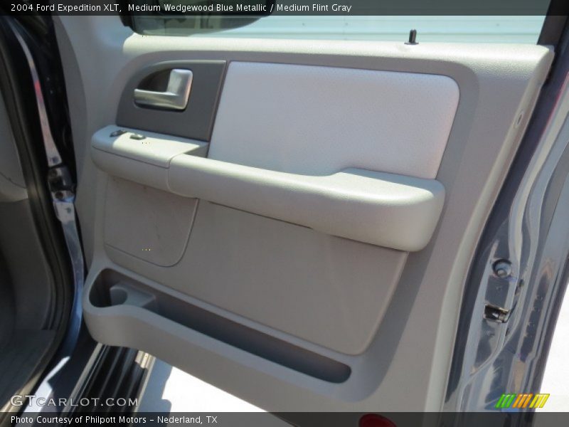 Medium Wedgewood Blue Metallic / Medium Flint Gray 2004 Ford Expedition XLT