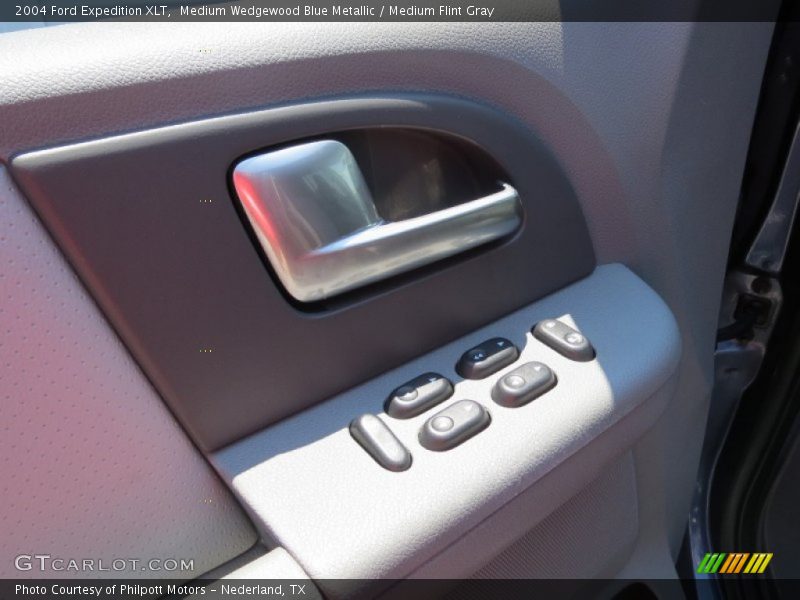 Medium Wedgewood Blue Metallic / Medium Flint Gray 2004 Ford Expedition XLT