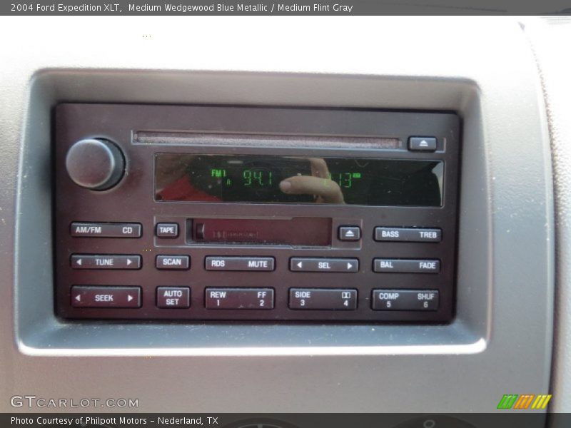 Medium Wedgewood Blue Metallic / Medium Flint Gray 2004 Ford Expedition XLT