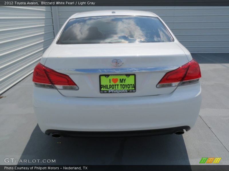 Blizzard White Pearl / Light Gray 2012 Toyota Avalon
