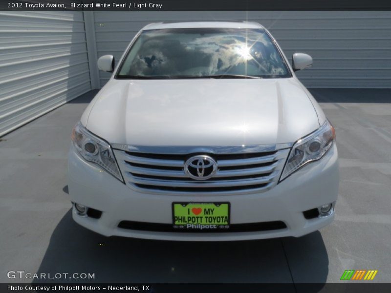 Blizzard White Pearl / Light Gray 2012 Toyota Avalon