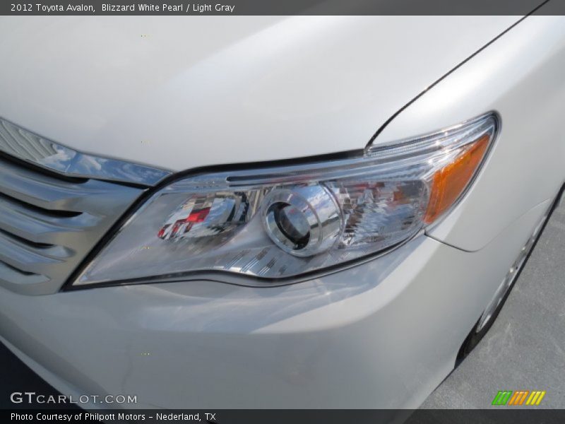 Blizzard White Pearl / Light Gray 2012 Toyota Avalon