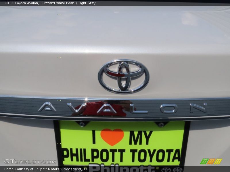 Blizzard White Pearl / Light Gray 2012 Toyota Avalon