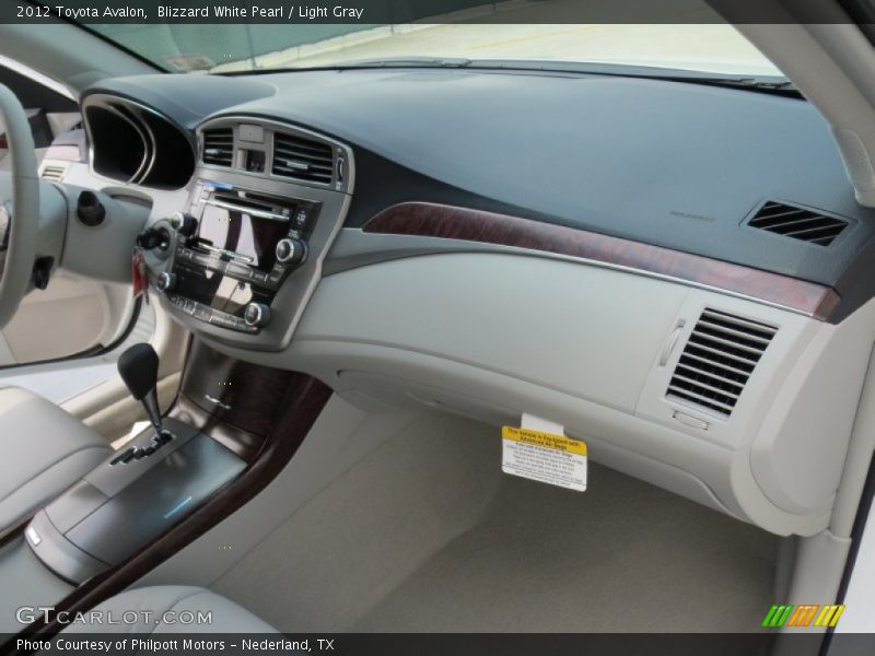 Blizzard White Pearl / Light Gray 2012 Toyota Avalon