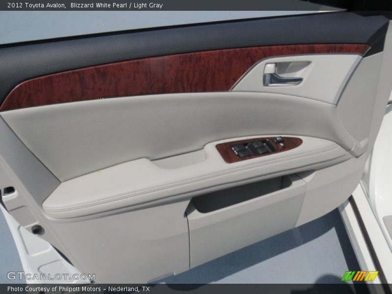 Blizzard White Pearl / Light Gray 2012 Toyota Avalon