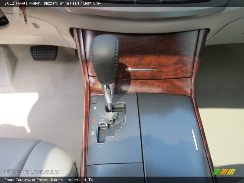 Blizzard White Pearl / Light Gray 2012 Toyota Avalon