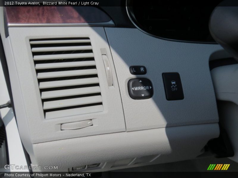 Blizzard White Pearl / Light Gray 2012 Toyota Avalon