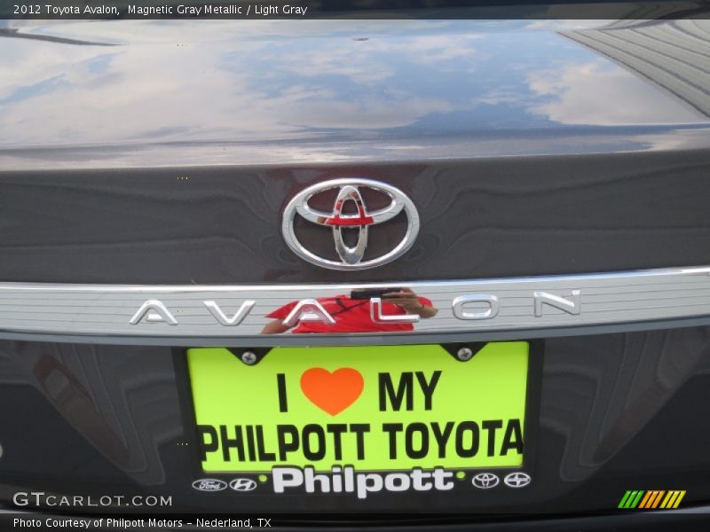 Magnetic Gray Metallic / Light Gray 2012 Toyota Avalon