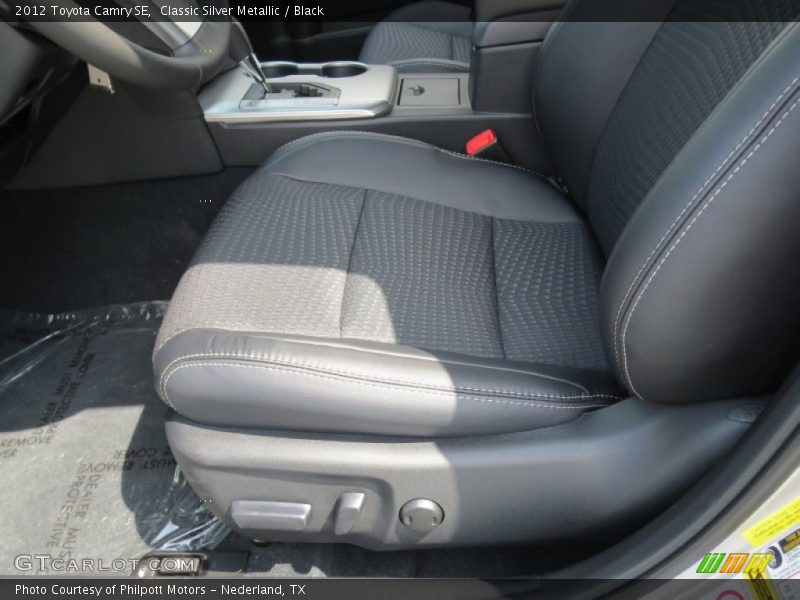 Classic Silver Metallic / Black 2012 Toyota Camry SE