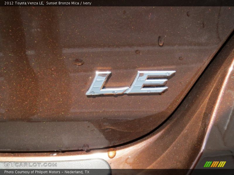 Sunset Bronze Mica / Ivory 2012 Toyota Venza LE
