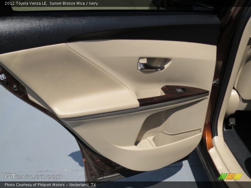 Sunset Bronze Mica / Ivory 2012 Toyota Venza LE
