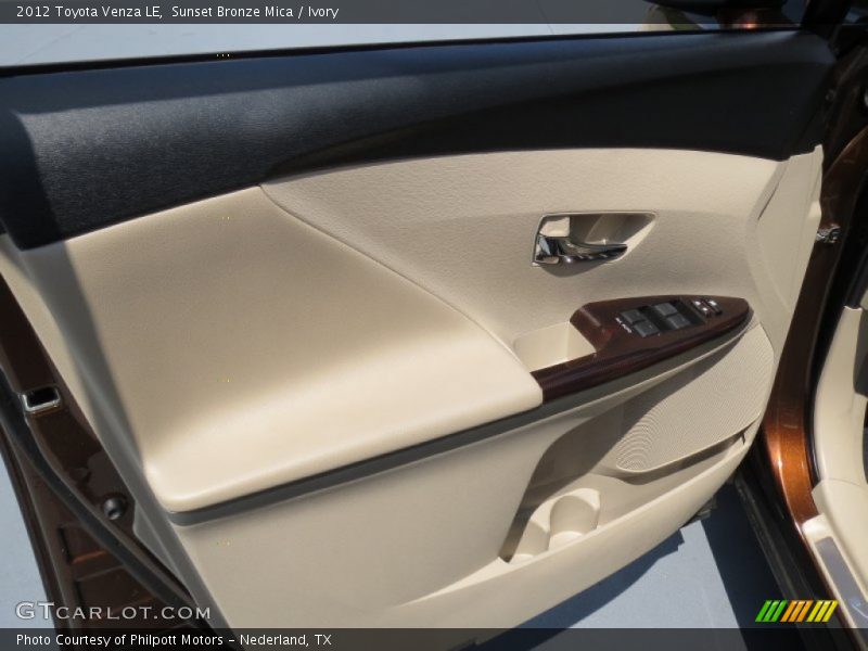 Sunset Bronze Mica / Ivory 2012 Toyota Venza LE