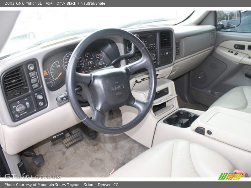 Onyx Black / Neutral/Shale 2002 GMC Yukon SLT 4x4