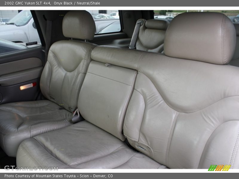 Onyx Black / Neutral/Shale 2002 GMC Yukon SLT 4x4