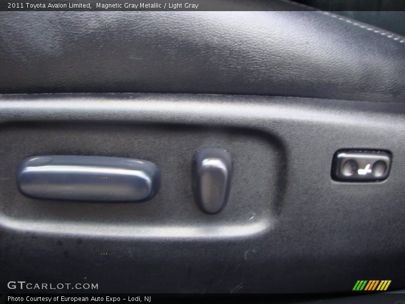 Magnetic Gray Metallic / Light Gray 2011 Toyota Avalon Limited
