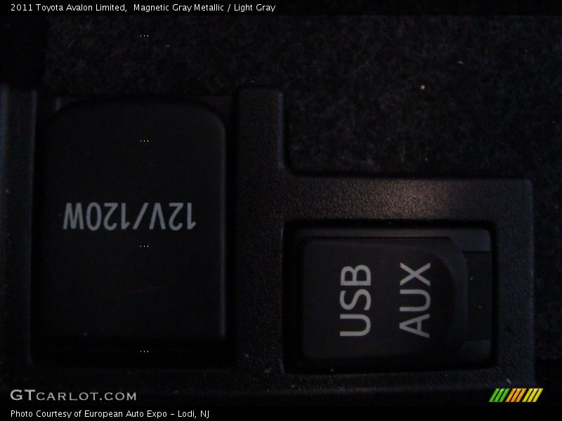 Magnetic Gray Metallic / Light Gray 2011 Toyota Avalon Limited