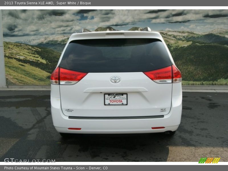 Super White / Bisque 2013 Toyota Sienna XLE AWD