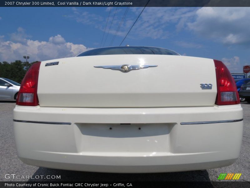 Cool Vanilla / Dark Khaki/Light Graystone 2007 Chrysler 300 Limited