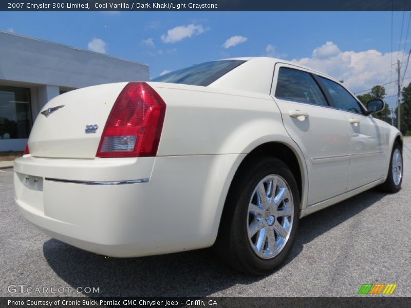 Cool Vanilla / Dark Khaki/Light Graystone 2007 Chrysler 300 Limited