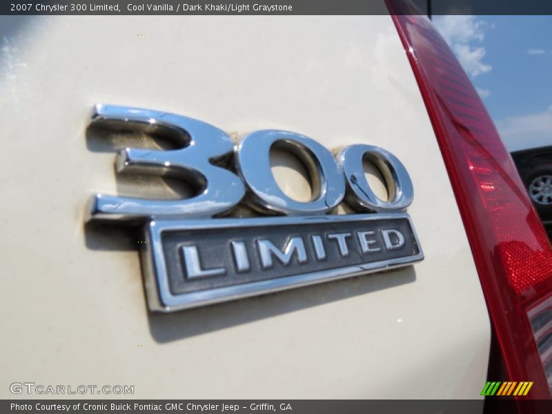 Cool Vanilla / Dark Khaki/Light Graystone 2007 Chrysler 300 Limited