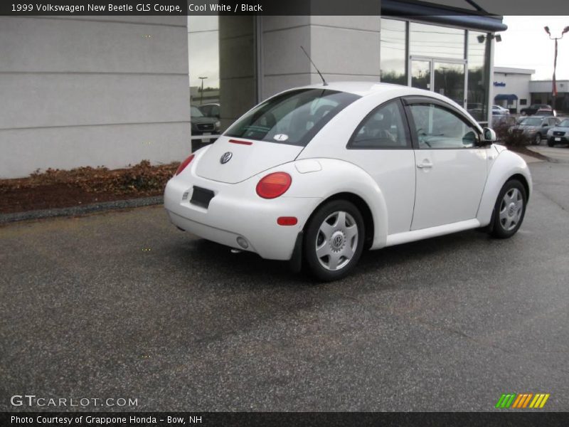 Cool White / Black 1999 Volkswagen New Beetle GLS Coupe