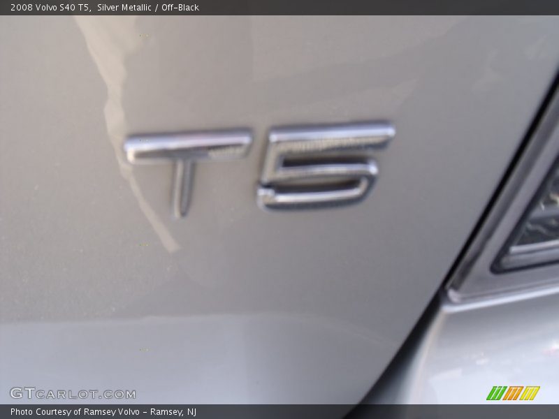 Silver Metallic / Off-Black 2008 Volvo S40 T5