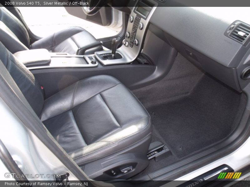  2008 S40 T5 Off-Black Interior