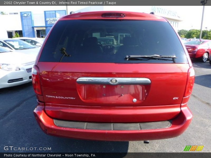 Inferno Red Tinted Pearlcoat / Taupe 2002 Chrysler Town & Country EX